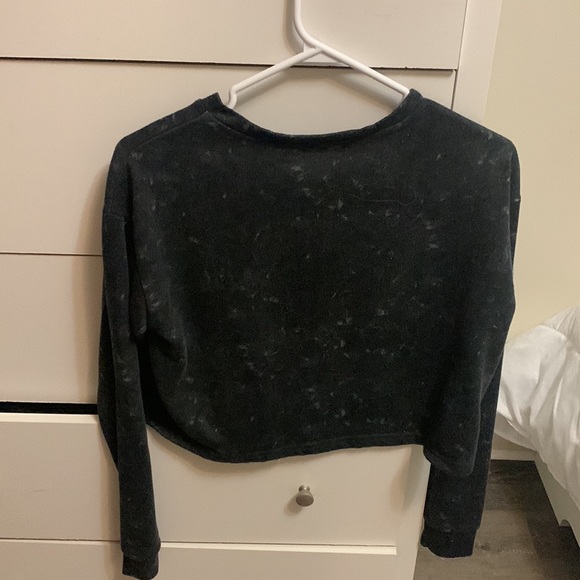 Kendall and Kyle Los Angeles cropped sweater - Picture 3 of 3